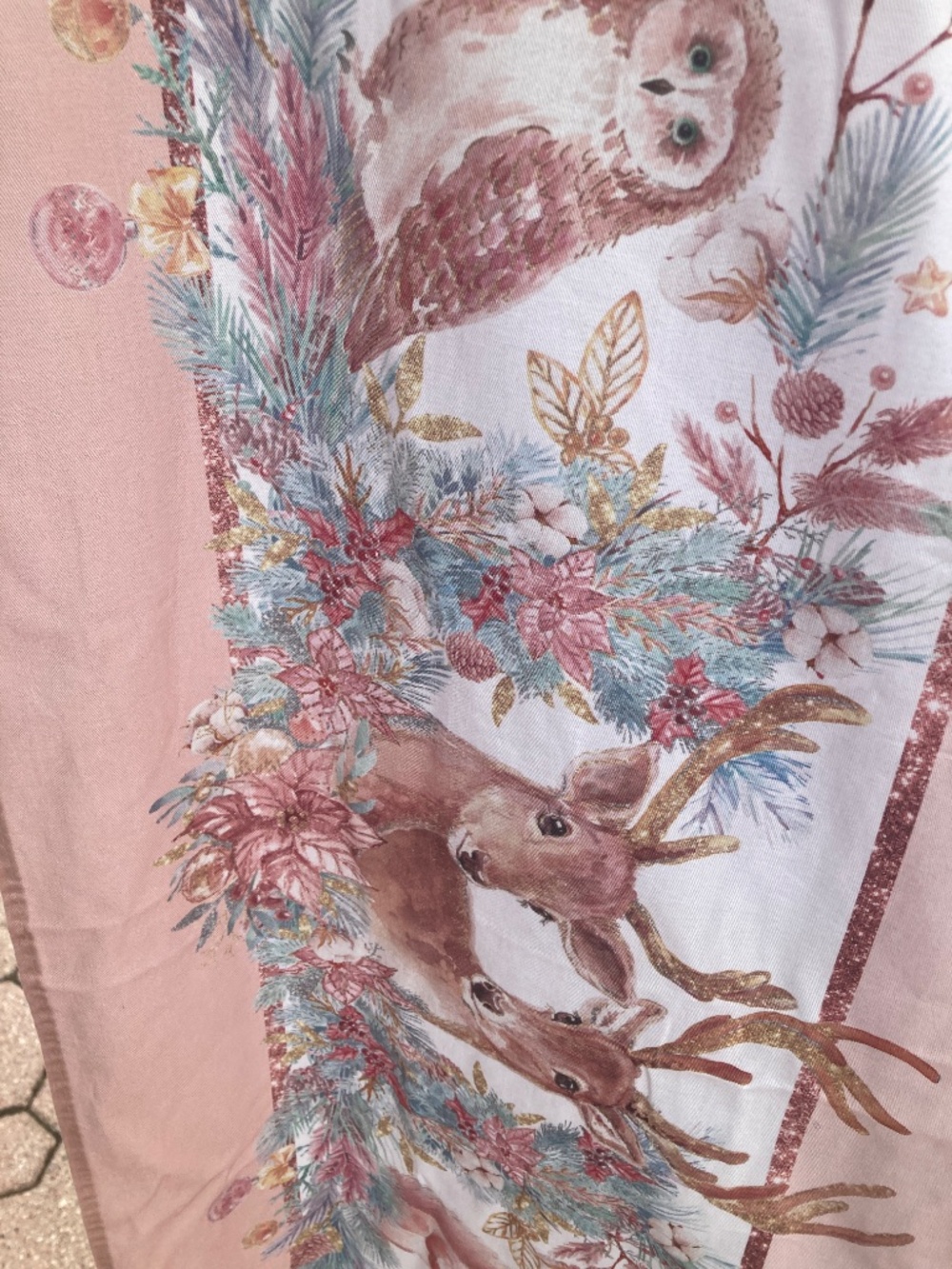 Tablecloth - Picture 4 of 4